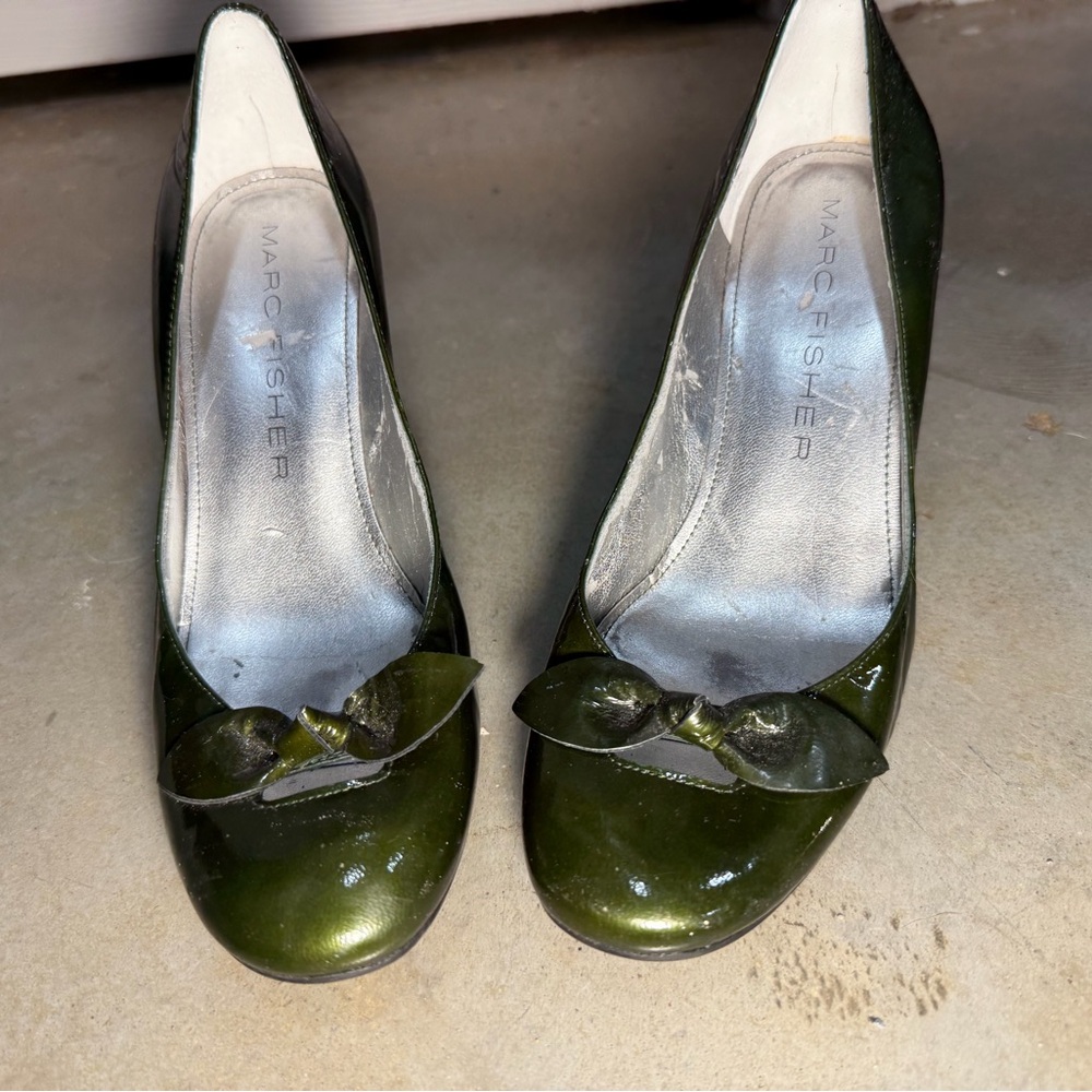 Marc Fisher Olive Green Heels with Bow Accent